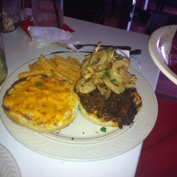 King's Corner - Pulled pork sandwich - British Near Me - Jenkintown, Pennsylvania King's Corner - Pulled pork sandwich - British Near Me - Jenkintown, Pennsylvania