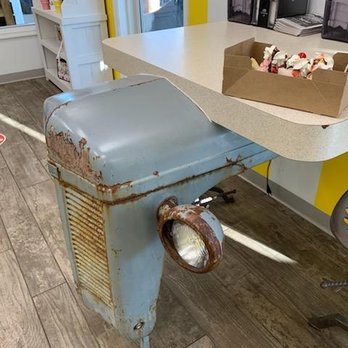 The Frozen Farmer - Cool table - Ice Cream & Frozen Yogurt Near Me - Bridgeville, Delaware The Frozen Farmer - Cool table - Ice Cream & Frozen Yogurt Near Me - Bridgeville, Delaware