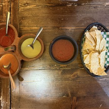 Los Molcas Taco Bar And Grill - Complimentary Chips and Salsa - Tacos Near Me - Arlington, Texas Los Molcas Taco Bar And Grill - Complimentary Chips and Salsa - Tacos Near Me - Arlington, Texas
