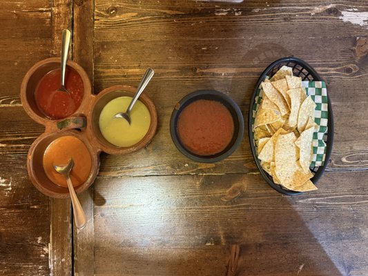 Los Molcas Tacos Bar and Grill by null