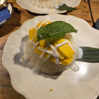 Glin Thai Bistro - mango sticky rice - Thai Near Me - Brooklyn, New York