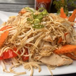 Ko Phai 33 - Ko Phai-gebratene Nudeln mit Huhn