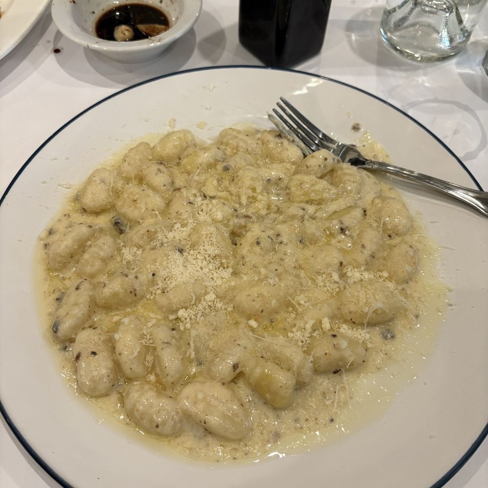 The Gnocchi in a truffle sauce on the specials menu was very delicious !