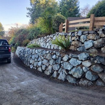 Leftshore Landscape Contracting - Rock retaining walls - Landscaping Near Me - Cobble Hill, British Columbia Leftshore Landscape Contracting - Rock retaining walls - Landscaping Near Me - Cobble Hill, British Columbia