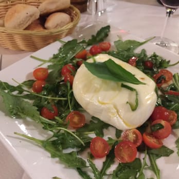 Le Sept Quinze - Mozzarella and tomato, absolutely out of this world delicious. Unlike anything I've had in the United States - Italian Near Me - Paris, 75