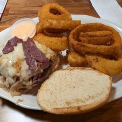 Four Seasons Diner - Rowdy Reuben Burger