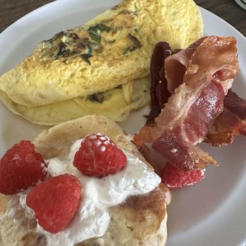 Club Getaway - Breakfast - Recreation Centers Near Me - Kent, Connecticut Club Getaway - Breakfast - Recreation Centers Near Me - Kent, Connecticut