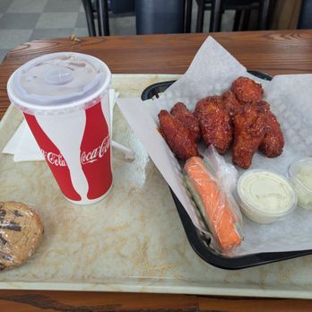 Geeko Chicken - 8 piece Korean Sweet and Spicy chicken wings with a cookie and a drink - Chicken Wings Near Me - Signal Hill, California Geeko Chicken - 8 piece Korean Sweet and Spicy chicken wings with a cookie and a drink - Chicken Wings Near Me - Signal Hill, California