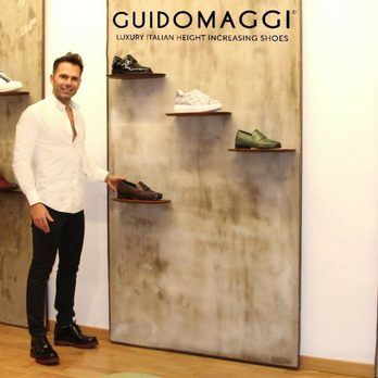 GuidoMaggi - Il CEO di GuidoMaggi Emanuele Briganti all'interno dello showroom di scarpe rialzanti a Milano. - Shoe Stores Near Me - Milan, Michigan GuidoMaggi - Il CEO di GuidoMaggi Emanuele Briganti all'interno dello showroom di scarpe rialzanti a Milano. - Shoe Stores Near Me - Milan, Michigan