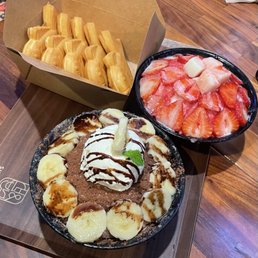 banana chocolate, strawberry, custard taiyaki banana chocolate, strawberry, custard taiyaki