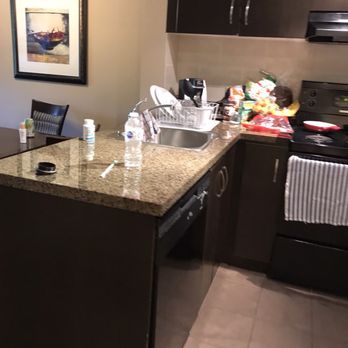 Executive Suites Hotel & Resort Squamish - Suite kitchen - Hotels Near Me - Squamish, British Columbia Executive Suites Hotel & Resort Squamish - Suite kitchen - Hotels Near Me - Squamish, British Columbia