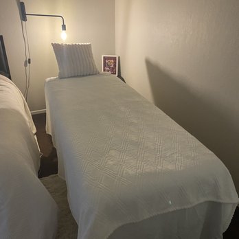 Forever Kneaded - Mobile massage. Set up in your own space. - Massage Therapy Near Me - Las Vegas, Nevada Forever Kneaded - Mobile massage. Set up in your own space. - Massage Therapy Near Me - Las Vegas, Nevada