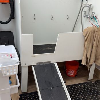 Splash N Dash DIY Dog Wash - Dog wash station - Pet Groomers Near Me - Orange, California Splash N Dash DIY Dog Wash - Dog wash station - Pet Groomers Near Me - Orange, California