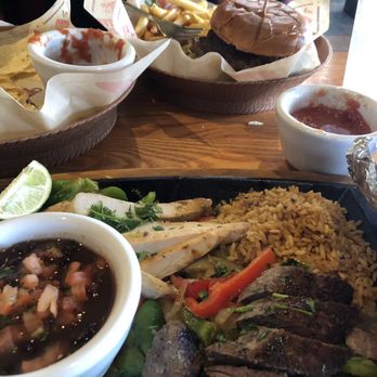 Chili's - Chicken and steak Fajitas Oldtimer Burger w/o Cheese - American Near Me - Elk Grove, California