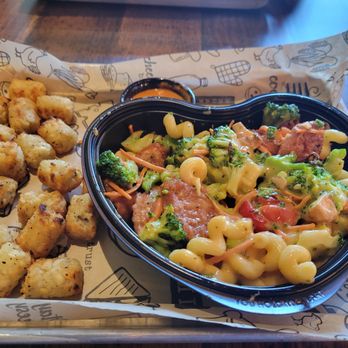 I Heart Mac & Cheese - Slightly customized vegan delight with tots - Fast Food Near Me - Tacoma, Washington I Heart Mac & Cheese - Slightly customized vegan delight with tots - Fast Food Near Me - Tacoma, Washington