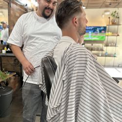 Bruce's Barbershop