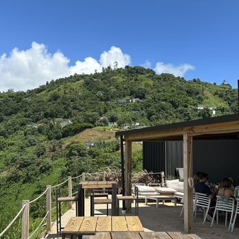 Calichi Gastrobar - Gastropubs Near Me - Naranjito, Puerto Rico