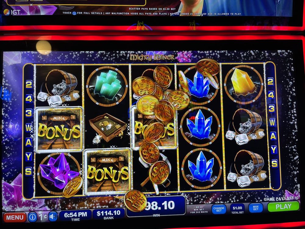 MAGOO’S SPORTS BAR Updated September 2024 23 Photos & 40 Reviews