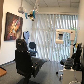 Fariborz Farnad, DMD - State of the art technology in this pristine office! - Oral Surgeons Near Me - Oxnard, California Fariborz Farnad, DMD - State of the art technology in this pristine office! - Oral Surgeons Near Me - Oxnard, California