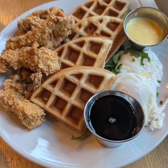 Eggspresso - Chicken & Waffe Benedict - Breakfast & Brunch Near Me - Fullerton, California