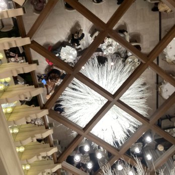 Palm Court - Mirrored ceiling - Bars Near Me - Chicago, Illinois