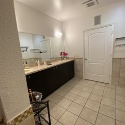 Spacious bathroom Spacious bathroom