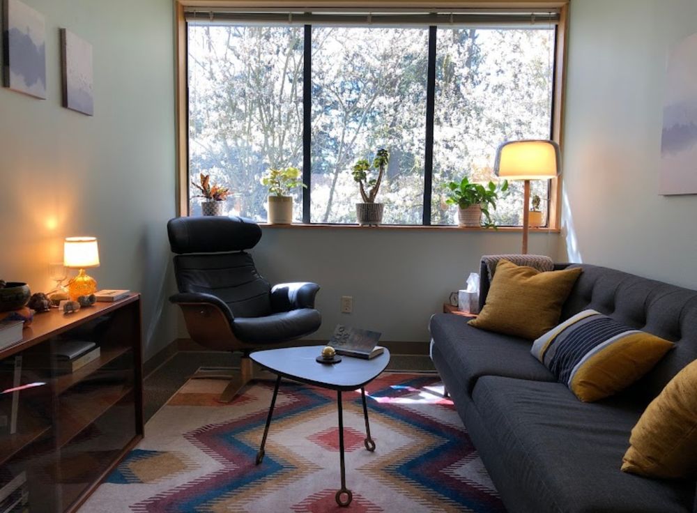 Middle Way Therapy - grief counselor in Spokane, WA