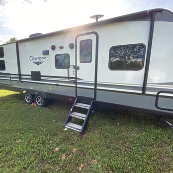Forest River - Surveyor 295QBLE - Local Services Near Me - Elkhart, Indiana