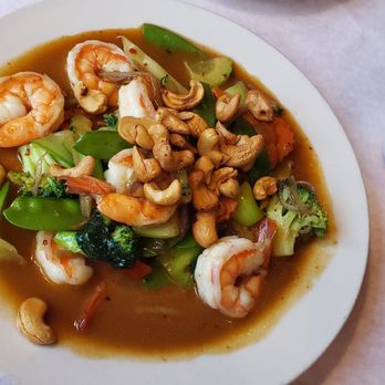 The Snail Thai Cuisine - Cashew shrimp dish - Thai Near Me - Chicago, Illinois