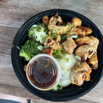 Maui's on Main - Burgers Near Me - San Antonio, Texas Maui's on Main - Burgers Near Me - San Antonio, Texas