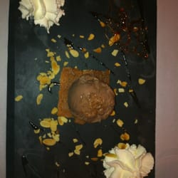 Brasserie du Roc - Brownie au chocolat blanc, boule de glace chocolat et chantilly