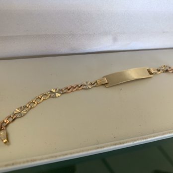 Joyeria America - 14kt gold baby girl bracelet - Jewelry Near Me - Santa Paula, California Joyeria America - 14kt gold baby girl bracelet - Jewelry Near Me - Santa Paula, California