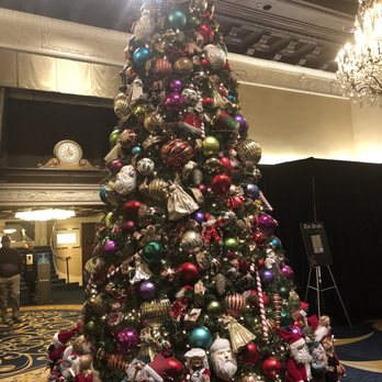 The Drake - Christmas tree when you walk into the lobby a the drake! Amazing display very beautiful - Hotels Near Me - Chicago, Illinois The Drake - Christmas tree when you walk into the lobby a the drake! Amazing display very beautiful - Hotels Near Me - Chicago, Illinois
