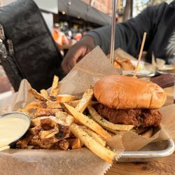 Loosey's - Chicken Sammie + truffle fries