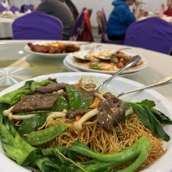 Dak Sing Palace - Stir fried egg noodles with Chinese vegetables and beef.   Yummy - Japanese Near Me - Brooklyn, New York