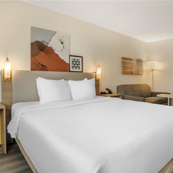 Spark by Hilton Kannapolis - Guest room - Hotels Near Me - Kannapolis, North Carolina