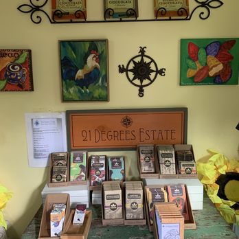 21 Degrees Estate - Tiny store to purchase their chocolate and Monoa chocolates - Tours Near Me - Kaneohe, Hawaii 21 Degrees Estate - Tiny store to purchase their chocolate and Monoa chocolates - Tours Near Me - Kaneohe, Hawaii