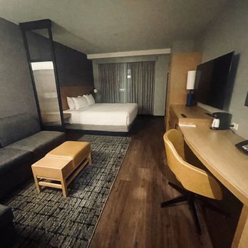 Hyatt Place Boston / Seaport District - Hotel Room - Hotels Near Me - Boston, Massachusetts Hyatt Place Boston / Seaport District - Hotel Room - Hotels Near Me - Boston, Massachusetts