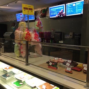 Great Wolf Lodge - They've got ice cream, dippin' dots, baked goods, fudge... everything you could imagine! - Resorts Near Me - Centralia, Washington