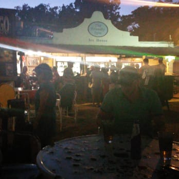 The Friendly Spot - Getting ready to watch an outdoor movie. - Beer Gardens Near Me - San Antonio, Texas The Friendly Spot - Getting ready to watch an outdoor movie. - Beer Gardens Near Me - San Antonio, Texas