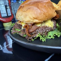Classic burger, double, with bacon Classic burger, double, with bacon