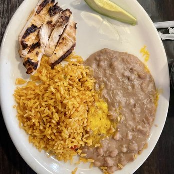 Villa Grande - KIDS FAJITA PLATTER Chicken or Beef Fajita Meat, Refried Beans and Rice - Mexican Near Me - Denton, Texas