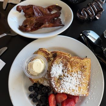 Bacco Cafe & Bistro - Brioche French Toast - Breakfast & Brunch Near Me - Seattle, Washington Bacco Cafe & Bistro - Brioche French Toast - Breakfast & Brunch Near Me - Seattle, Washington