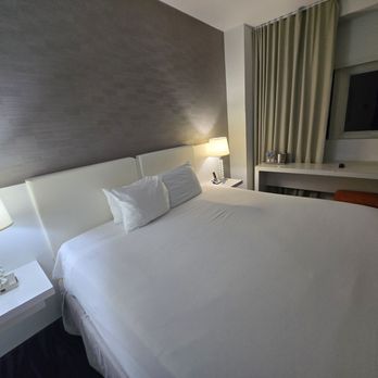 YVE Hotel Miami - Room - Hotels Near Me - Miami, Florida