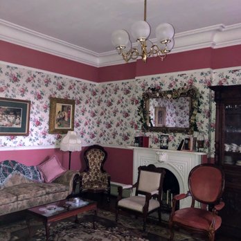 Rosemont Inn - Common area for chi-chat - Bed & Breakfast Near Me - Utica, New York Rosemont Inn - Common area for chi-chat - Bed & Breakfast Near Me - Utica, New York