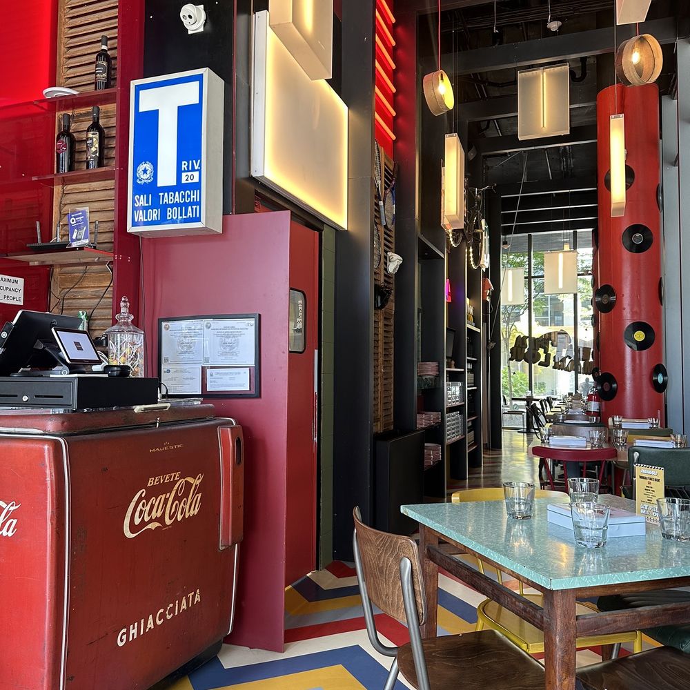 FRA Pizza - Inside - Pizza Near Me - Miami, Florida FRA Pizza - Inside - Pizza Near Me - Miami, Florida