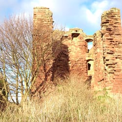 MacDuff Castle - Ruined 11th castle
