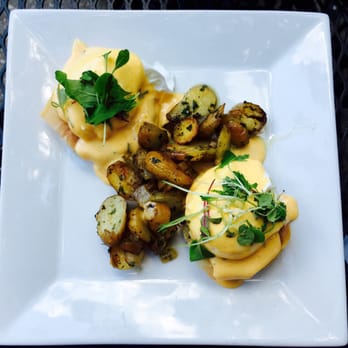 Floriana - Prosciutto Eggs Benedict - Italian Near Me - Washington, DC, District of Columbia