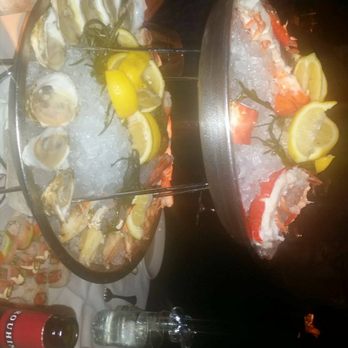 Shaw's Crab House - That Seafood platter was so big and comfortably fed 6 people - Seafood Near Me - Chicago, Illinois Shaw's Crab House - That Seafood platter was so big and comfortably fed 6 people - Seafood Near Me - Chicago, Illinois