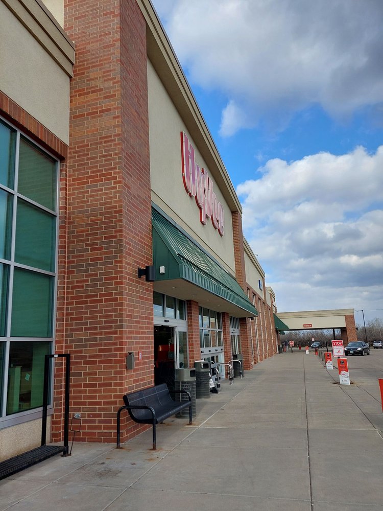 HYVEE Updated June 2024 13 Photos 7180 10th St N, Oakdale